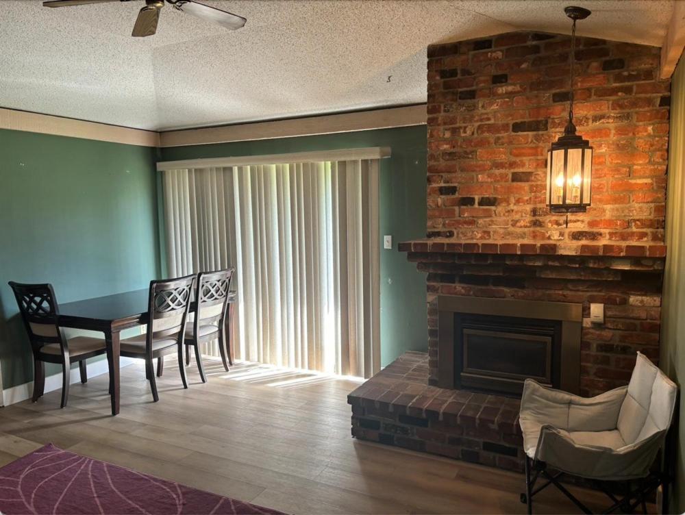 Cozy Retreat On Sandpiper Court - Room H With Share Bathroom Richmond Exterior foto